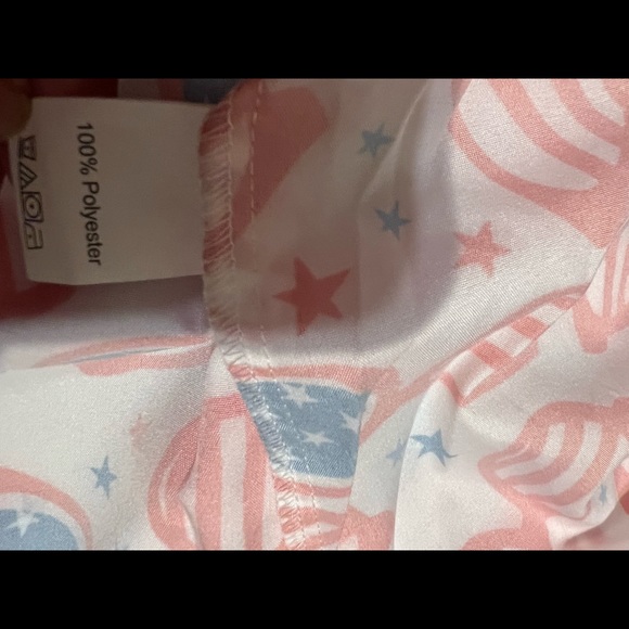 SHEIN Blouse👚 - Picture 3 of 4